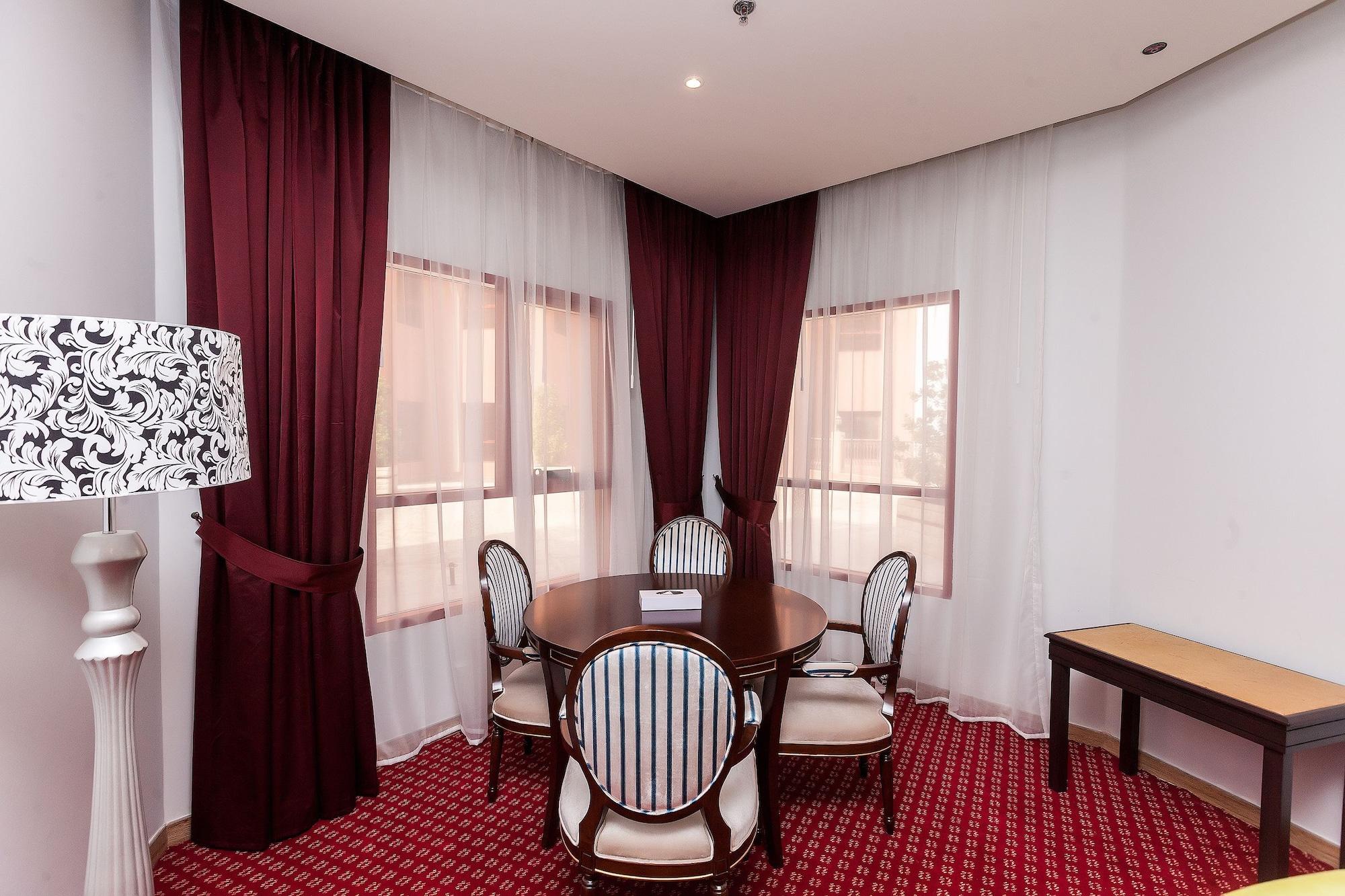 שארג'ה Red Castle Hotel מראה חיצוני תמונה