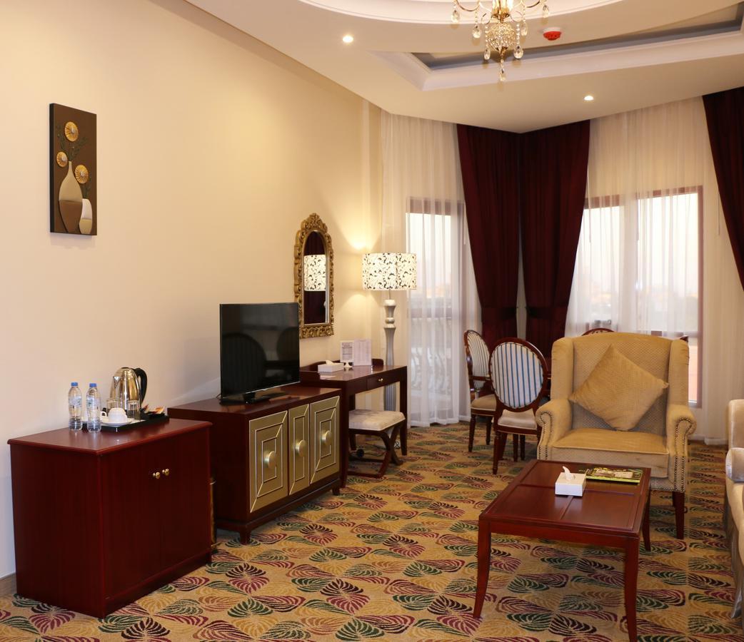 שארג'ה Red Castle Hotel מראה חיצוני תמונה