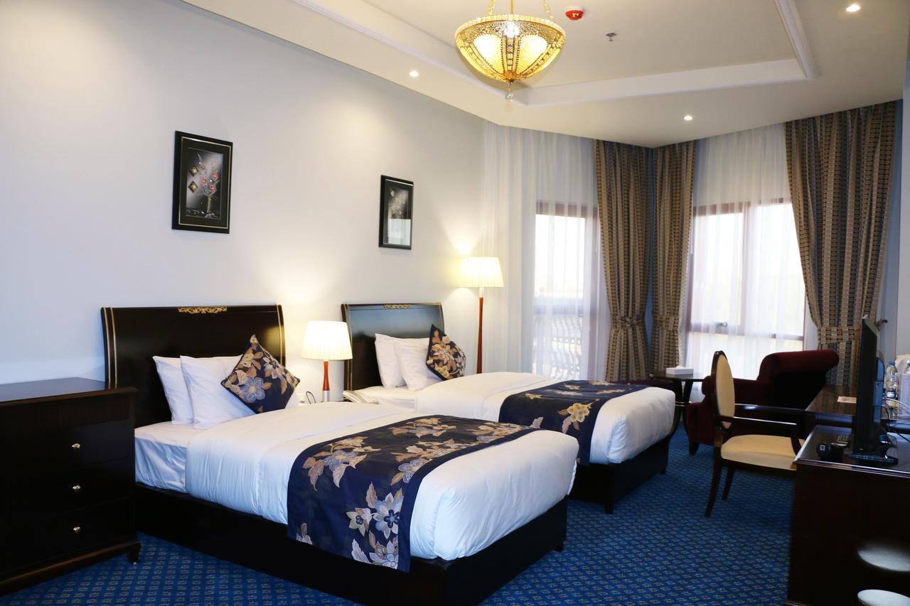 שארג'ה Red Castle Hotel מראה חיצוני תמונה