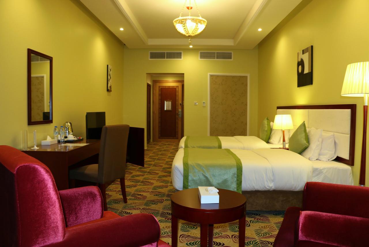 שארג'ה Red Castle Hotel מראה חיצוני תמונה