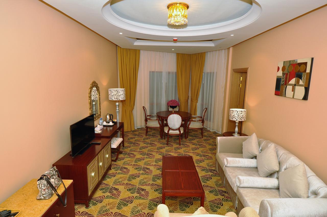 שארג'ה Red Castle Hotel מראה חיצוני תמונה